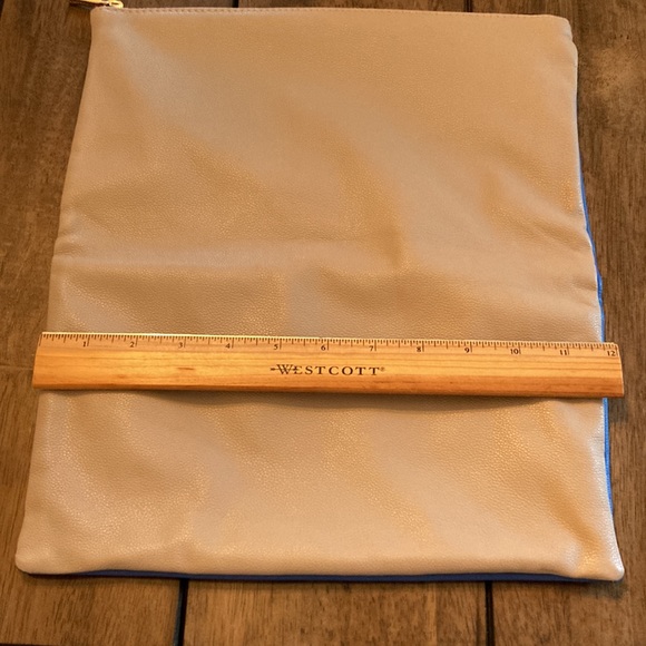 Lulu Dharma fold over clutch ~ color block blue and grayish tan - Picture 8 of 12